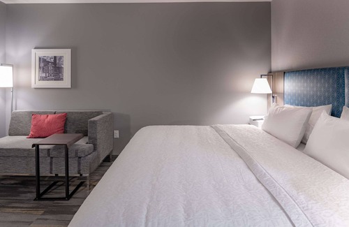 Plano Hotel | Comfortable Stays at Hampton Inn & Suites Dallas/Plano Central