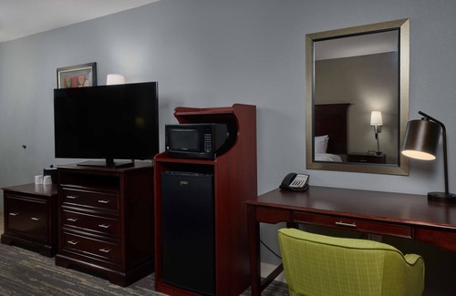 Littleton Hotel | Exceptional Stay at Hampton Inn & Suites Denver Highlands Ranch