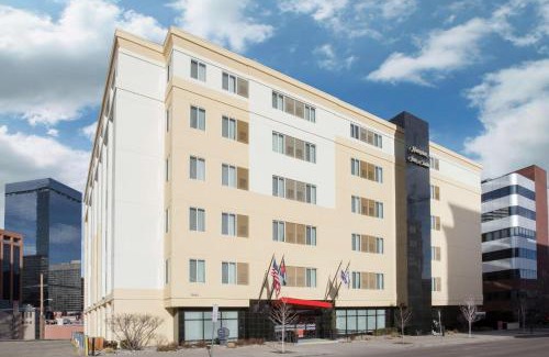 Uptown Hotel | Pet-Friendly Hampton Inn & Suites in Downtown Denver