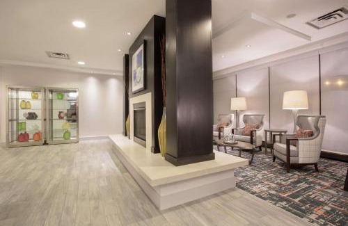 Uptown Hotel | Pet-Friendly Hampton Inn & Suites in Downtown Denver