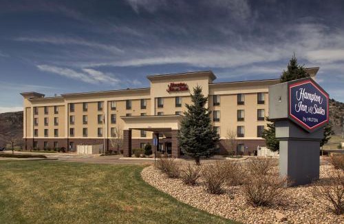Ken Caryl Hotel | Modern Comfort at Hampton Inn & Suites Denver Littleton