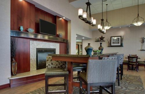 Ken Caryl Hotel | Modern Comfort at Hampton Inn & Suites Denver Littleton