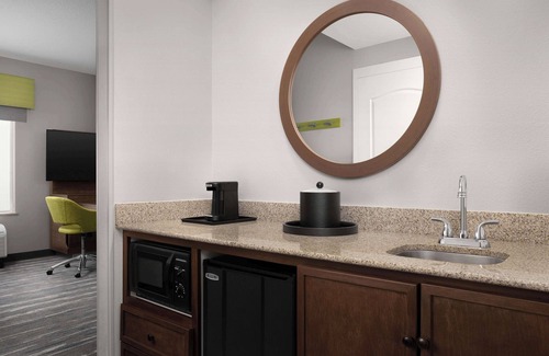 Durham Hotel | Discover Hampton Inn & Suites Durham - Rated 9/10 Stay!