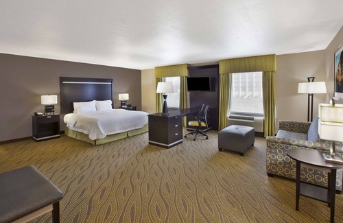 Elyria Hotel | Discover Comfort at Hampton Inn & Suites Elyria with Pool