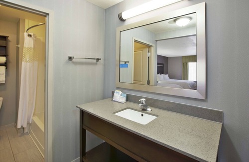Elyria Hotel | Discover Comfort at Hampton Inn & Suites Elyria with Pool