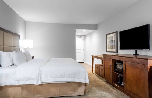Florence Hotel | Discover Hampton Inn & Suites Florence Center: Guest Rated 9.2
