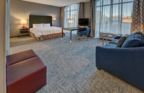 Franklin Hotel | Experience Comfort at Hampton Inn & Suites Franklin Berry Farms