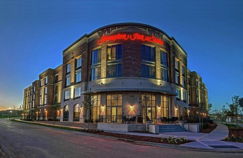 Franklin Hotel | Top-Rated Hampton Inn & Suites in Franklin Berry Farms