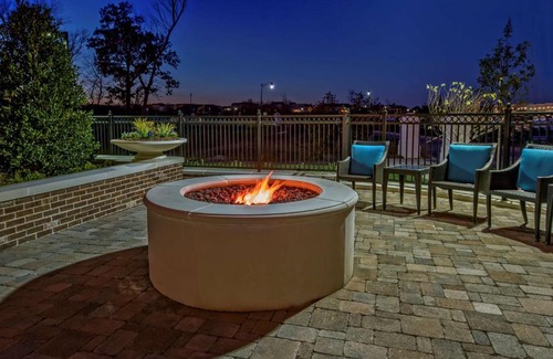 Franklin Hotel | Top-Rated Hampton Inn & Suites in Franklin Berry Farms
