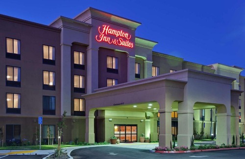 Herndon Hotel | Discover Comfort at Hampton Inn & Suites Fresno - Northwest
