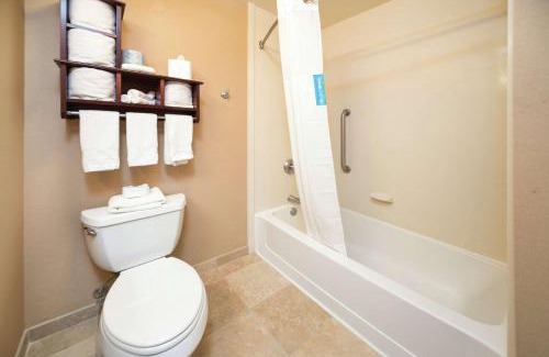 Greensburg Hotel | Pet-Friendly Hampton Inn & Suites Greensburg with Pool