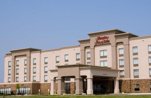 Guelph Hotel | Discover Hampton Inn & Suites Guelph: Pet-Friendly Comfort