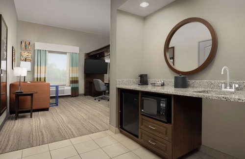 Huntsville Hotel | Top-Rated Hampton Inn & Suites in Huntsville Area