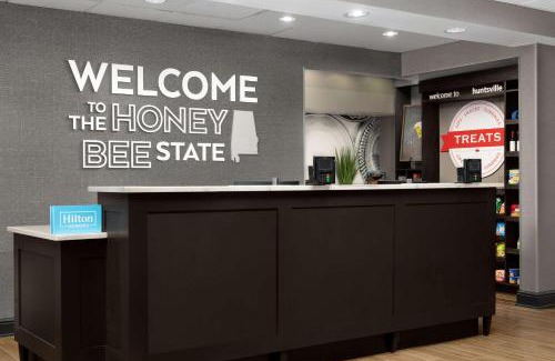 Huntsville Hotel | Pet-Friendly Hampton Inn & Suites in Huntsville Area