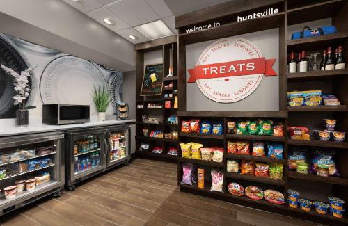 Huntsville Hotel | Pet-Friendly Hampton Inn & Suites in Huntsville Area