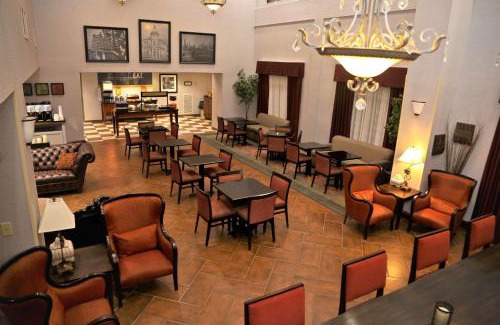 Jennings Hotel | Discover Hampton Inn & Suites Jennings: Oceanfront Retreat