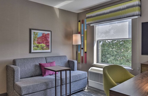 Keene Hotel | Discover Hampton Inn & Suites Keene: Family-Friendly Comfort