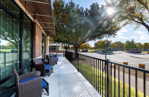 Keller Hotel | Exceptional Stay at Hampton Inn & Suites Keller Town Center