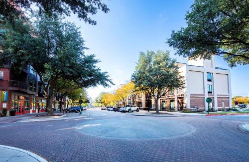 Keller Hotel | Exceptional Stay at Hampton Inn & Suites Keller Town Center