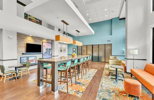 Bristol Hotel | Discover Hampton Inn & Suites Kenosha with Oceanfront Bliss