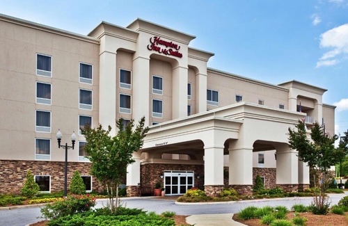 Lanett Hotel | Discover Hampton Inn & Suites Lanett/West Point with Pool