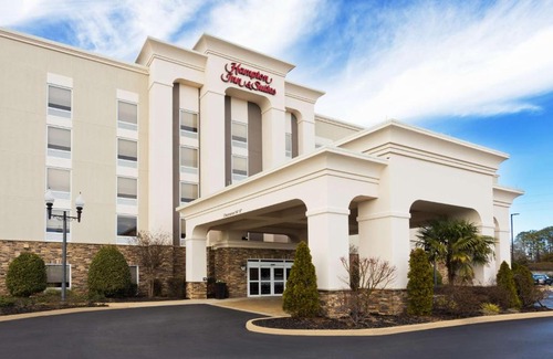 Lanett Hotel | Discover Hampton Inn & Suites Lanett/West Point with Pool