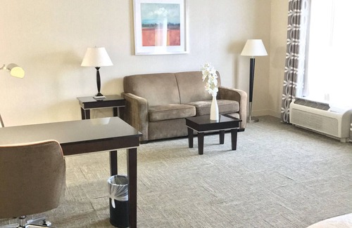 Seven Hills Hotel | Stay at Hampton Inn & Suites Las Vegas South: Guest Rated 9/10