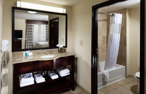 Seven Hills Hotel | Stay at Hampton Inn & Suites Las Vegas South: Guest Rated 9/10