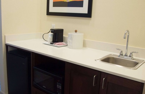 McKinney Hotel | Discover Hampton Inn & Suites McKinney with Pool Access