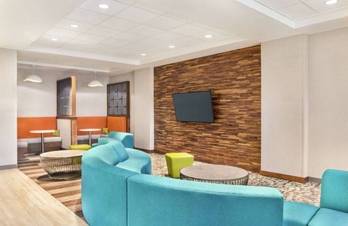 Country Walk Hotel | Outstanding Hampton Inn & Suites Miami Kendall Experience