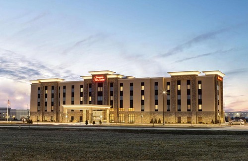 Minooka Hotel | Relax at Hampton Inn & Suites Minooka with Pool Access