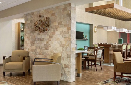 Minooka Hotel | Relax at Hampton Inn & Suites Minooka with Pool Access