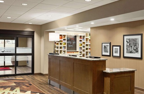 Minooka Hotel | Relax at Hampton Inn & Suites Minooka with Pool Access