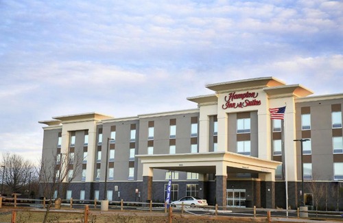 Mount Laurel Hotel | Family-Friendly Stay at Hampton Inn & Suites Mount Laurel