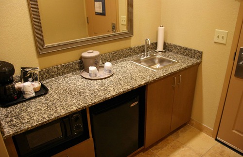 Mobile Hotel | Outstanding Stay at Hampton Inn & Suites Mobile Airport