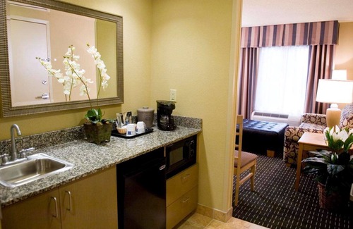 Mobile Hotel | Outstanding Stay at Hampton Inn & Suites Mobile Airport
