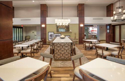 Mobile Hotel | Ideal Stay at Hampton Inn & Suites Mobile Providence Park