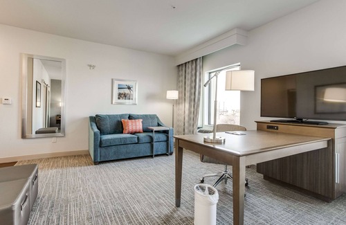 Vickery Meadow Hotel | Comfortable Hampton Inn & Suites Near North Park Attractions