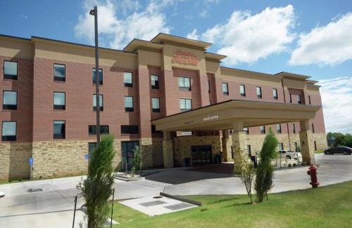 Oklahoma City Hotel | Pet-Friendly Getaway at Hampton Inn & Suites OKC Quail Springs