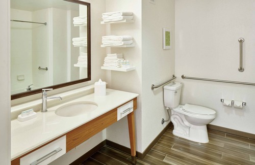 Kapolei Hotel | Relax at Hampton Inn & Suites Oahu/Kapolei - Rated 9.4/10