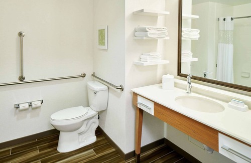 Kapolei Hotel | Relax at Hampton Inn & Suites Oahu/Kapolei - Rated 9.4/10