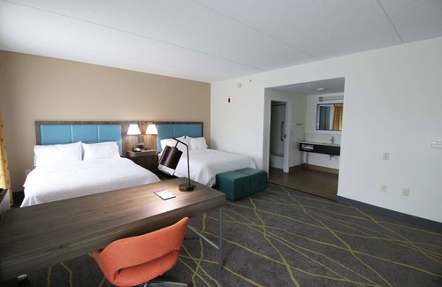 Palm Coast Hotel | Discover Hampton Inn & Suites Palm Coast with Pool & Dining