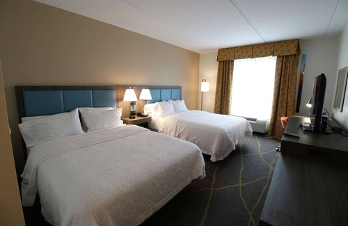 Palm Coast Hotel | Discover Hampton Inn & Suites Palm Coast with Pool & Dining
