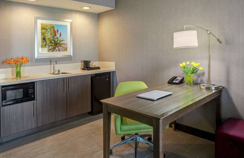 Palm Desert Hotel | Guest Rated 9/10 at Hampton Inn & Suites Palm Desert