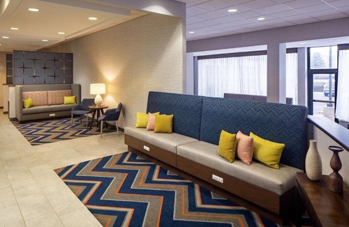 Parker Hotel | Comfortable Stay at Hampton Inn & Suites Parker with Pool