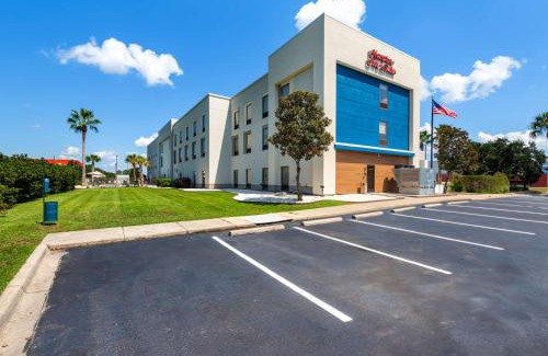 Ferry Pass Hotel | Discover Hampton Inn & Suites Pensacola: Family-Friendly Escape