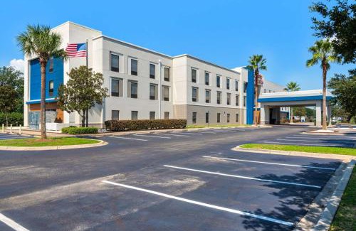 Ferry Pass Hotel | Discover Hampton Inn & Suites Pensacola: Family-Friendly Escape