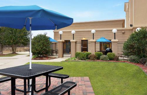 Pine Bluff Hotel | Family-Friendly Hampton Inn & Suites Pine Bluff with Pool
