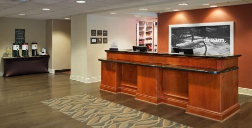 Strabane Hotel | Ideal Getaway at Hampton Inn & Suites Pittsburgh-Meadow Lands