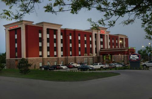 Ponca City Hotel | Enjoy Family-Friendly Comfort at Hampton Inn & Suites